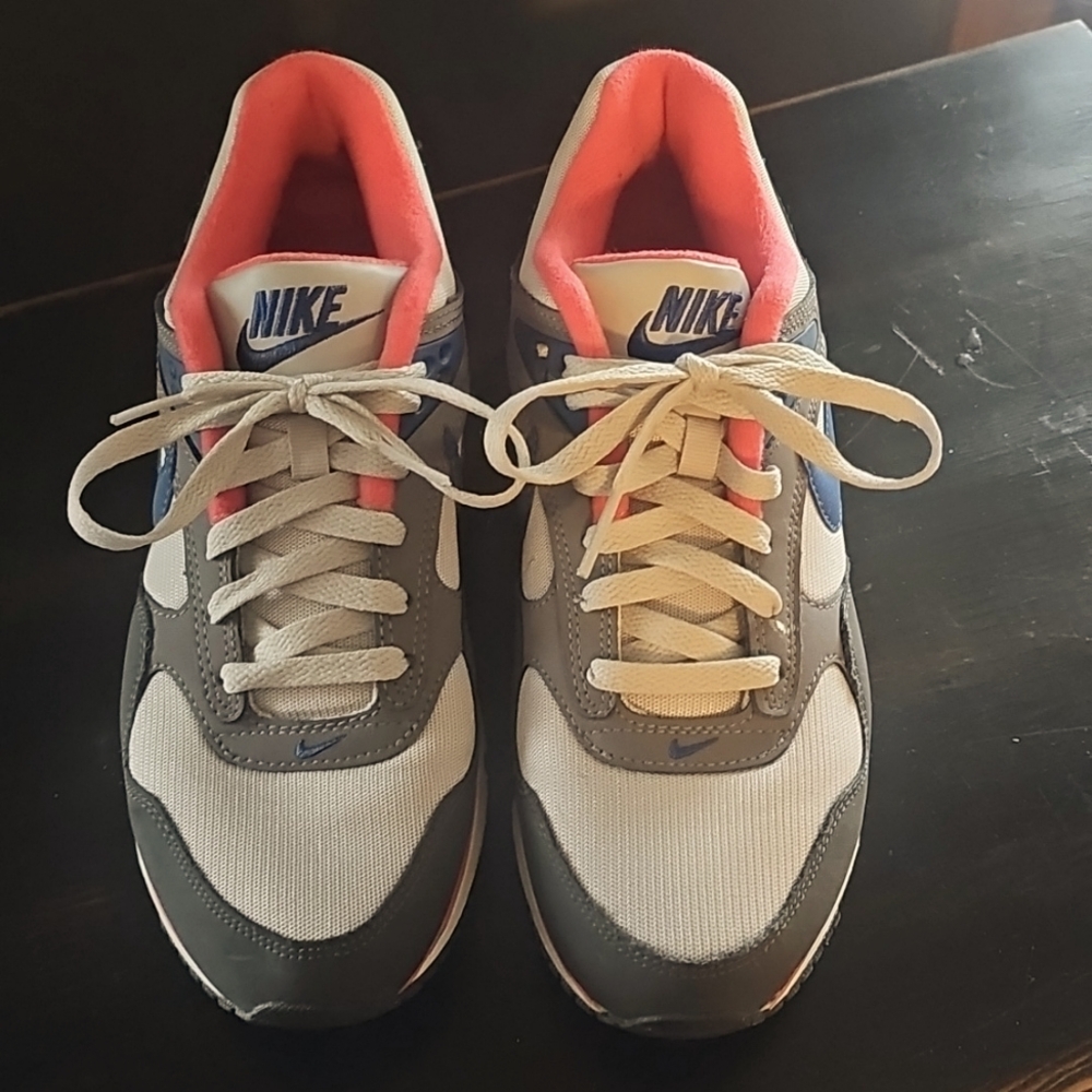 Women's Nike Air Max- Size 8.5